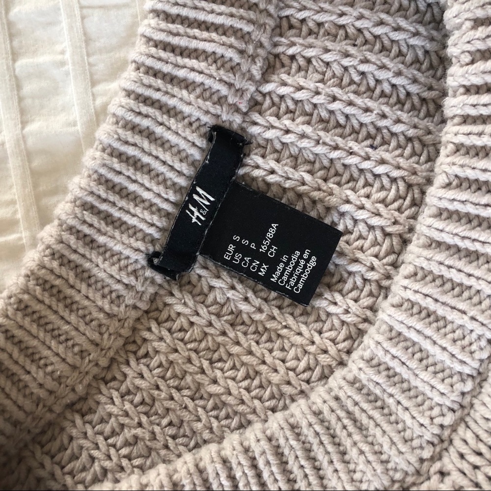 H&M | Drop Shoulder Sweater - Picture 5 of 6